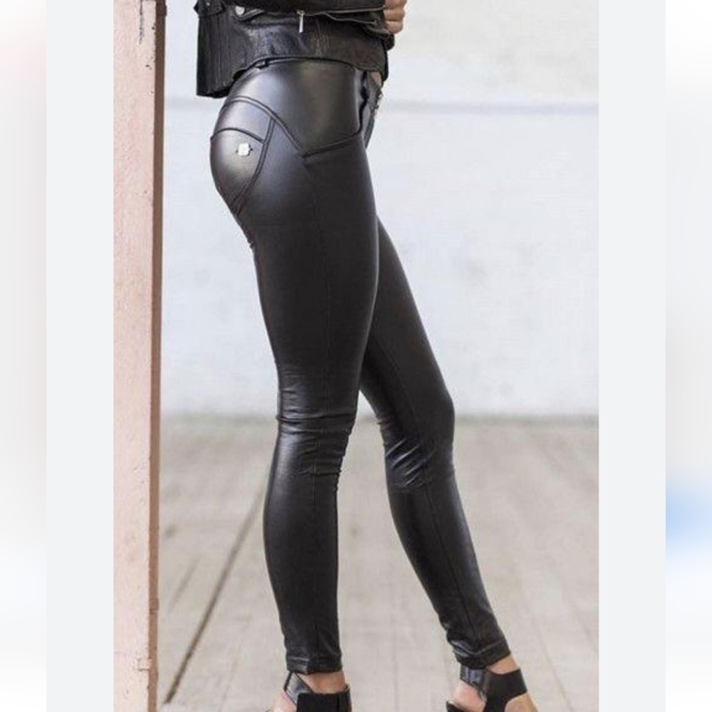 Faux Leather Pants in Size 2XL